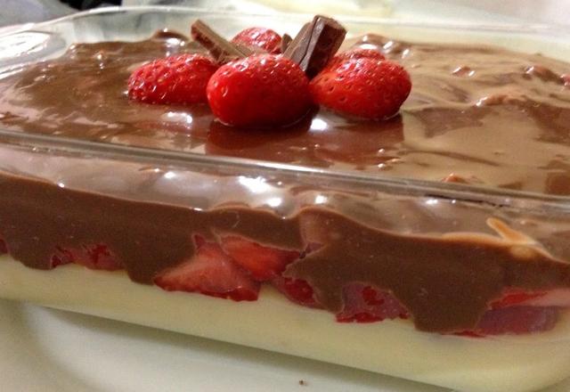 Doce sedução morango e chocolate meio amargo