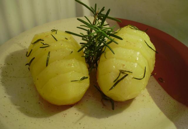Batata assada com alecrim