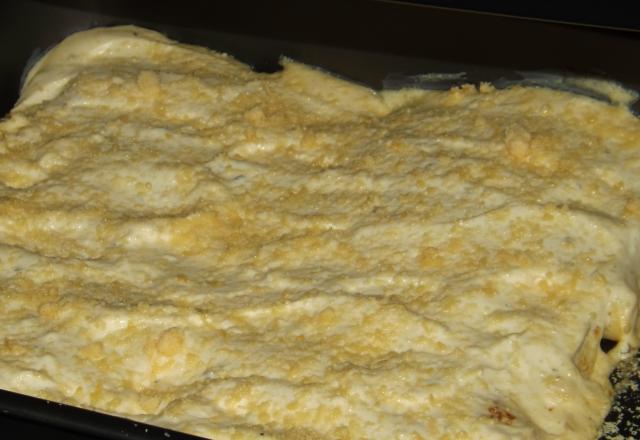 Panqueca cremosa de frango com requeijão e molho branco