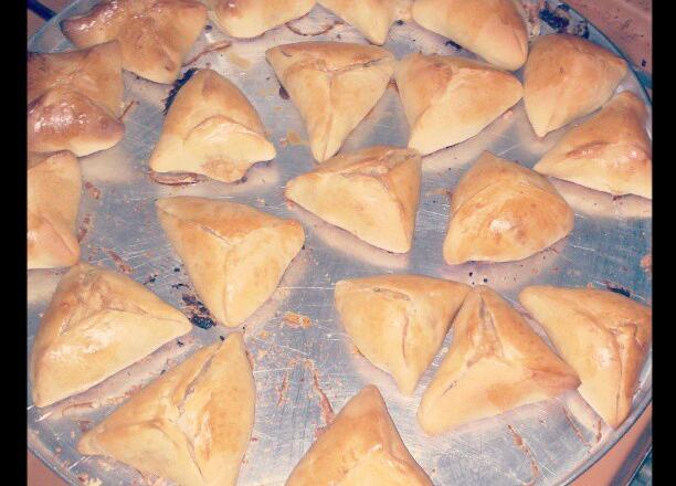 Esfiha de frango simples, barata e rápida