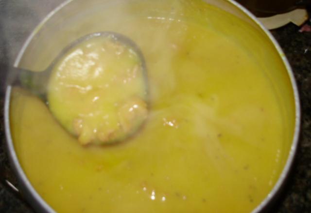 Sopa de abóbora com linguiça