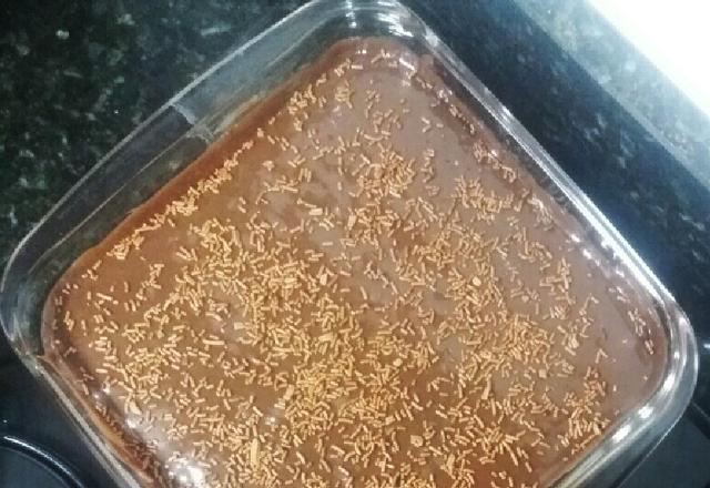 Bolo de chocolate de microondas