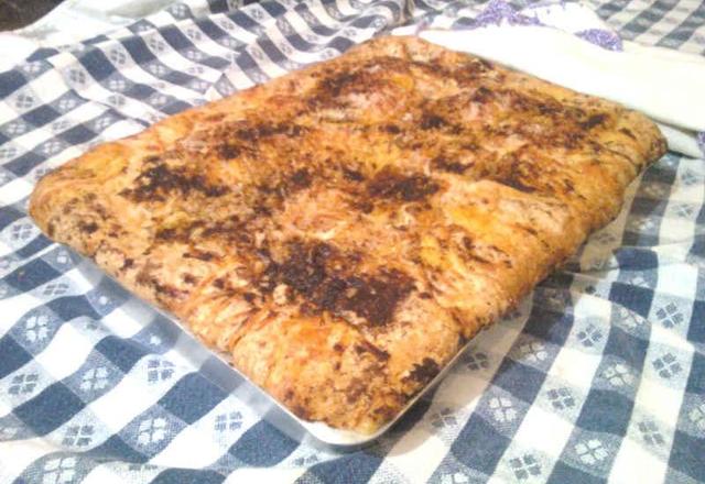 Bolo de banana com queijo e canela