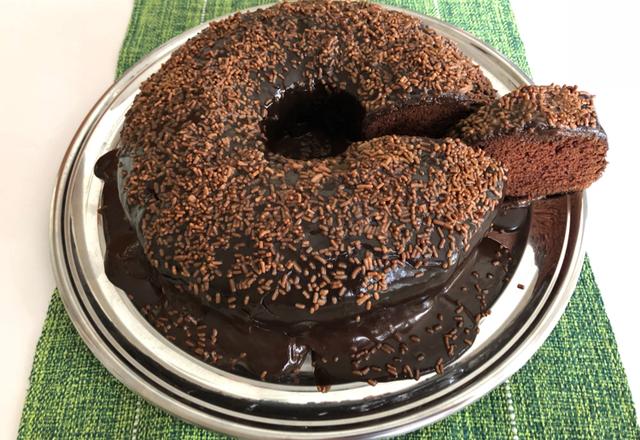 Bolo fácil de chocolate no liquidificador