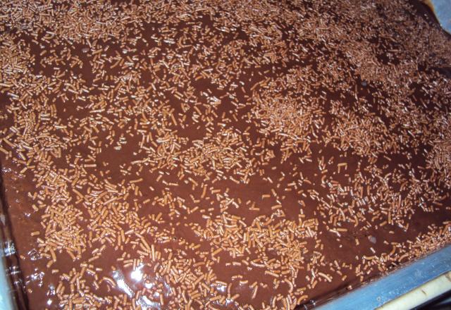 Bolo de chocolate molhado