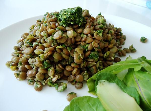 Salada de lentilha e tomate (vegetariana)