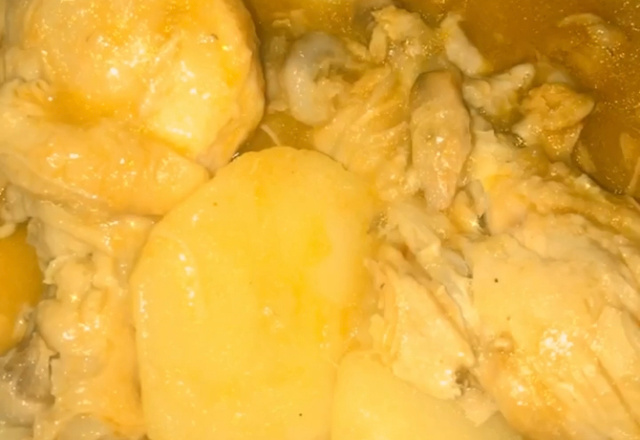 Frango ao molho com batata