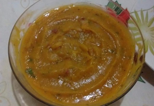 Sopa de abóbora com bacon