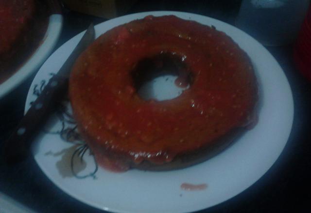 Bolo cremoso e crocante de goiaba