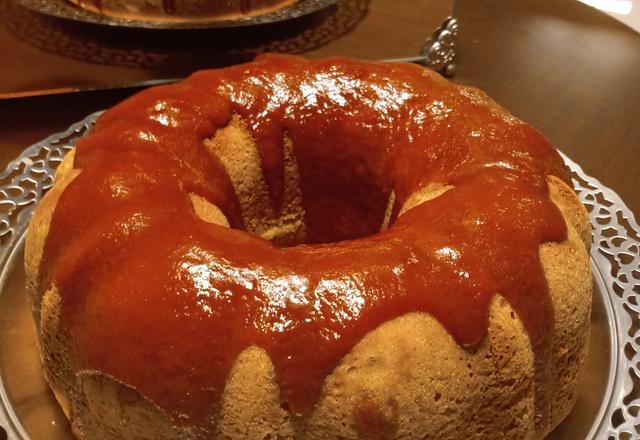 Bolo de fubá com goiabada fácil