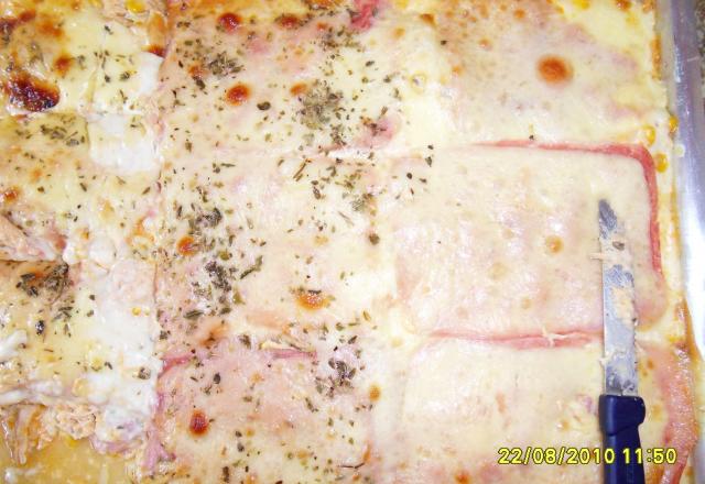 Lasanha de frango ao molho branco com presunto