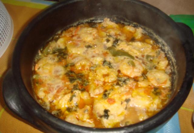 Moqueca de peixe ao molho de camarão