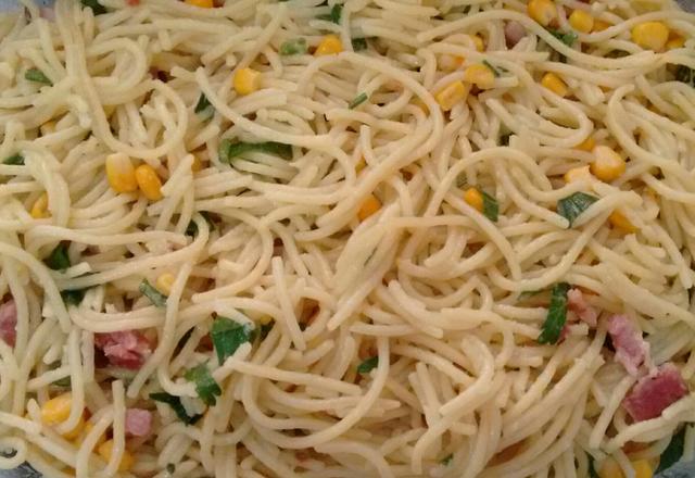 Macarrão alho e óleo com bacon
