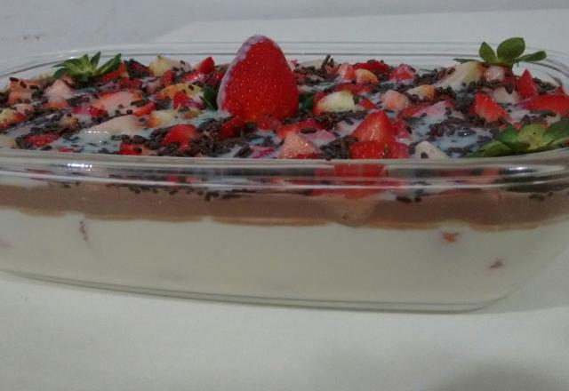 Sobremesa chococreme com morango