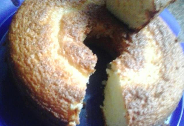 Bolo de limão com chantilly