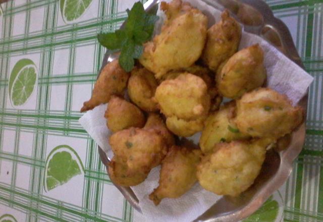 Bolinho de mandioca e calabresa