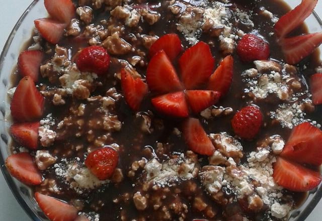 Sobremesa de morangos com suspiro