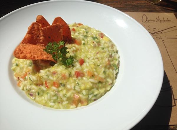 Risoto de abacate com crocante de milho e páprica