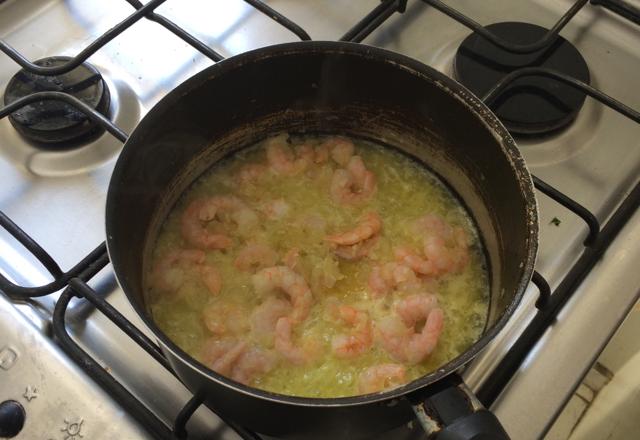 Arroz com camarão e leite de coco