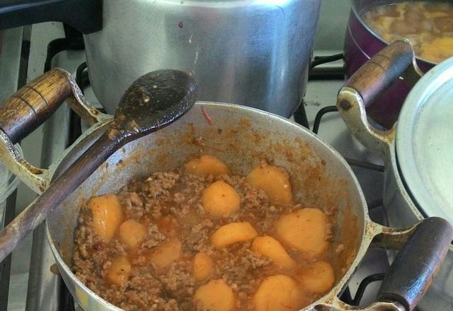 Carne moída com mandioquinha
