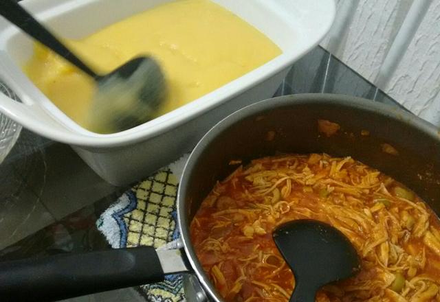 Polenta com frango desfiado