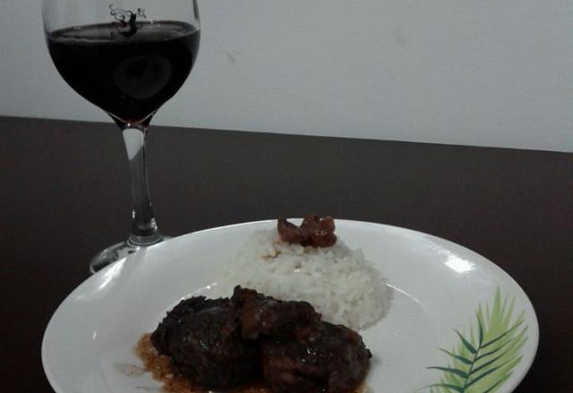 Medalhão de músculo ao vinho