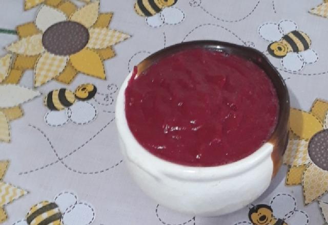 Molho de beterraba com cenoura (falso molho de tomate)