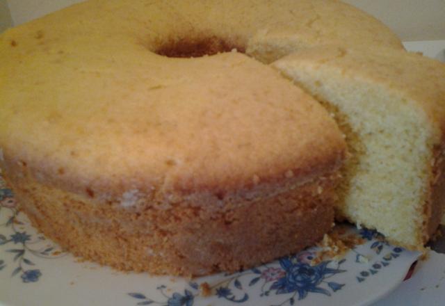 Bolo de fubá sem leite e sem farinha de trigo