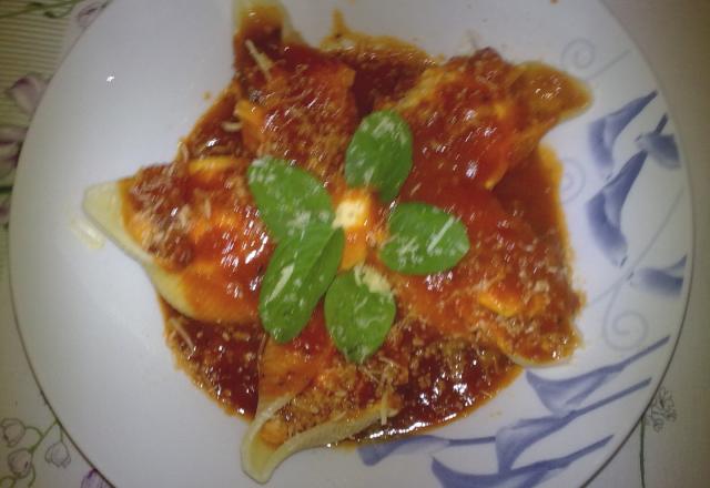 Conchiglione de camarão com cream cheese