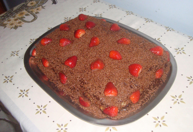 Bolo de chocolate recheado da Vivi