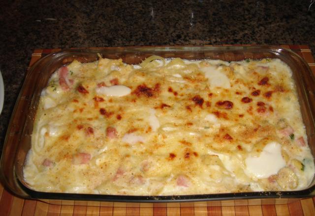 Macarrão com presunto e champignon