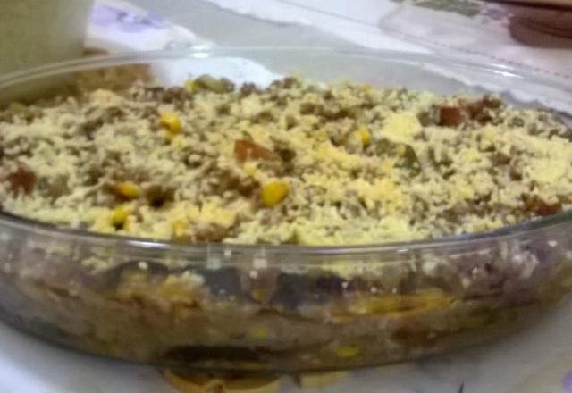 Berinjela recheada com linguiça