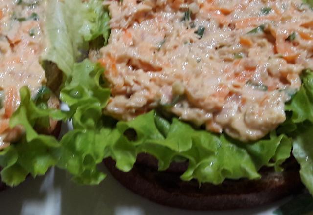 Sanduíche natural de atum 