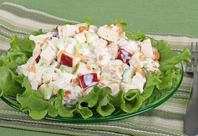 Salada de frango defumado