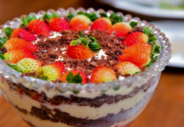 Pavê de morango com creme de chocolate