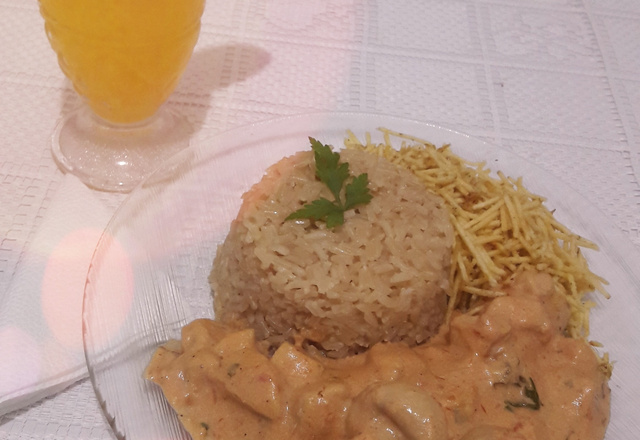 Estrogonofe de frango fácil