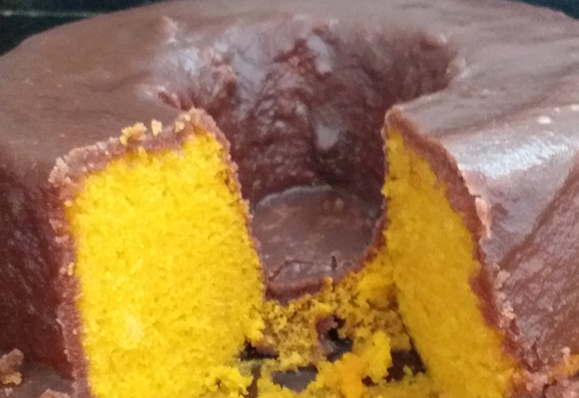 Cobertura para bolo de cenoura com casquinha crocante