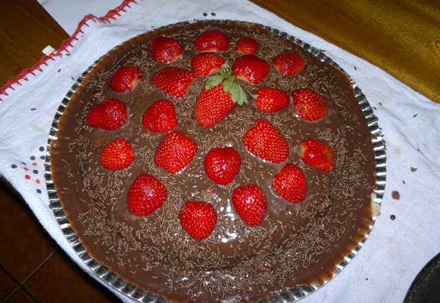 Bolo de chocolate com morango