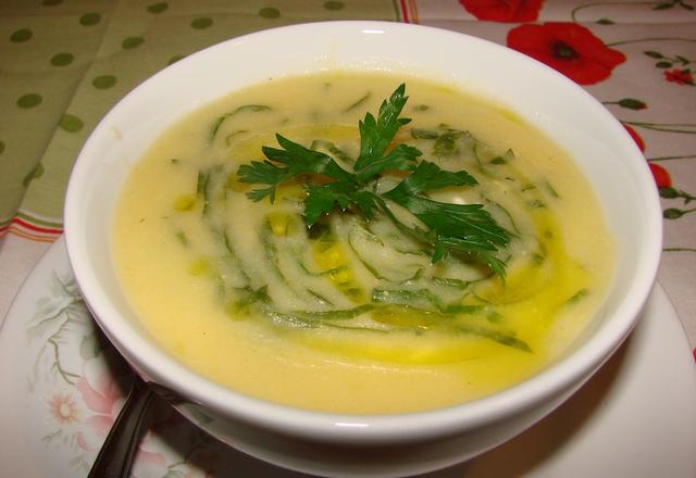 Sopa de farinha de milho da Aline - super rápida