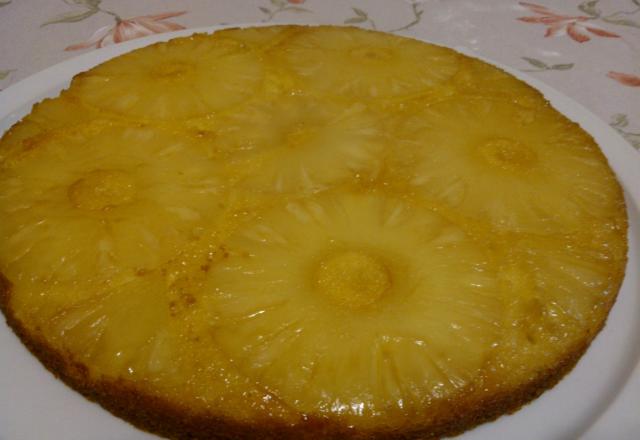 Bolo de abacaxi invertido
