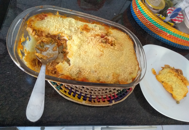 Torta de frango com massa de sobras de arroz