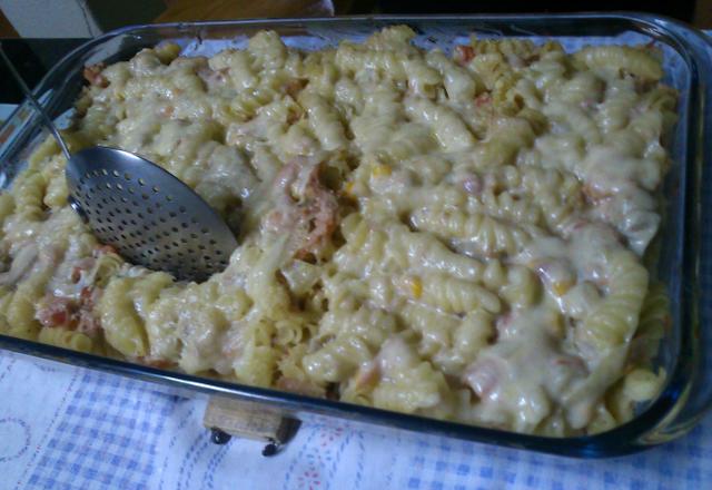 Macarrão de forno com atum