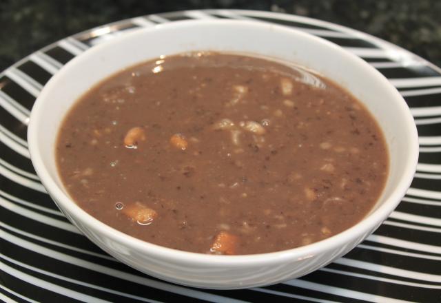 Sopa de feijão nutritiva