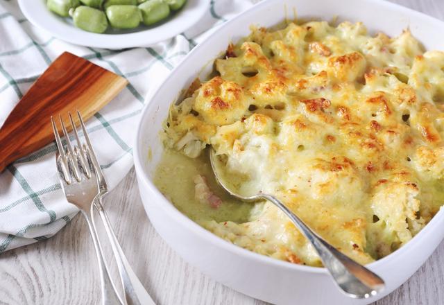 Couve-flor gratinada com bacon e queijo