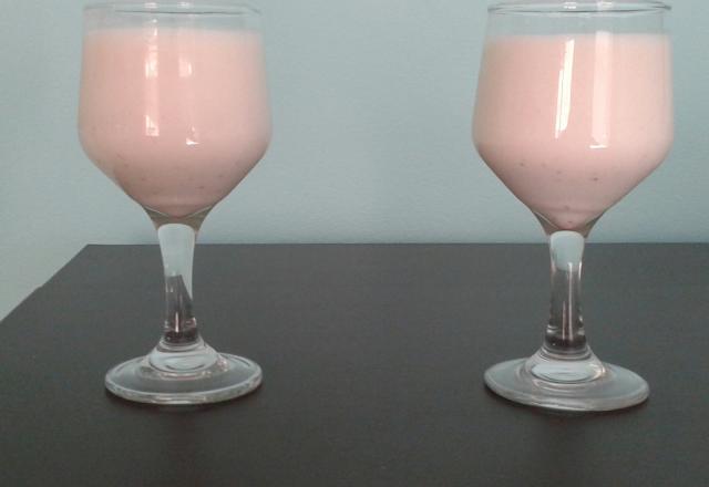 Drink de morango com champagne