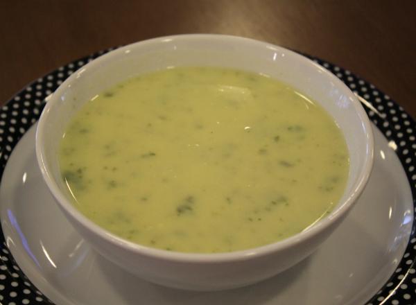 Sopa de agrião light saudável e gostosa