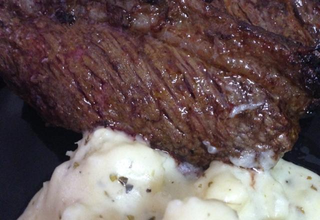 Picanha na fritadeira com purê de mandioca