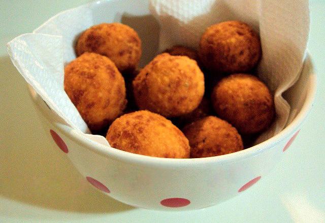 Bolinha de queijo fácil