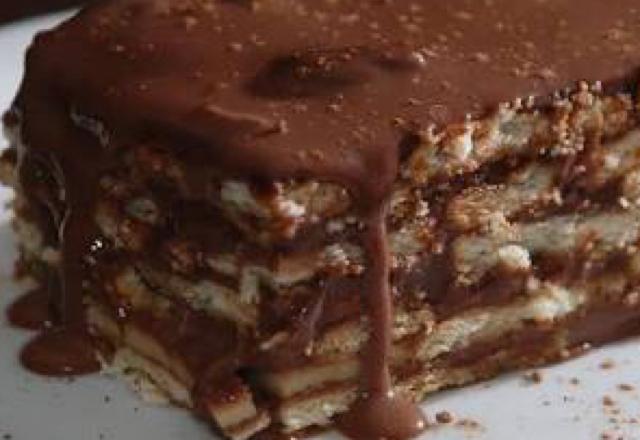 Pavê de chocolate fácil