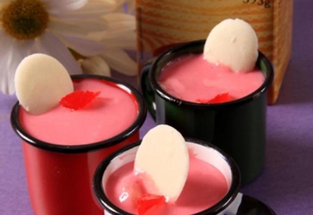 Estrogonofe de salada de frutas e gelatina